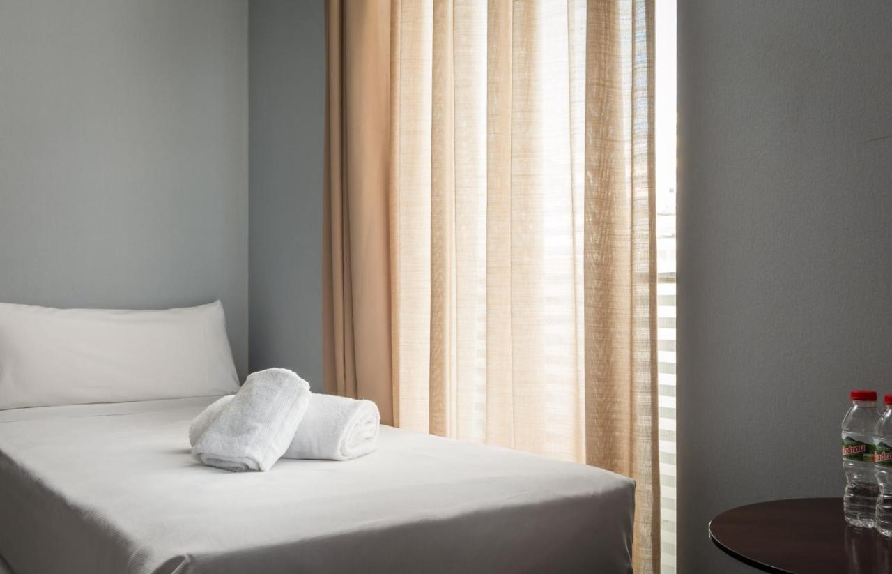 Hotel Madanis L'Hospitalet de Llobregat